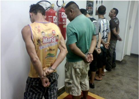 Acusados de assalto são presos durante blitz